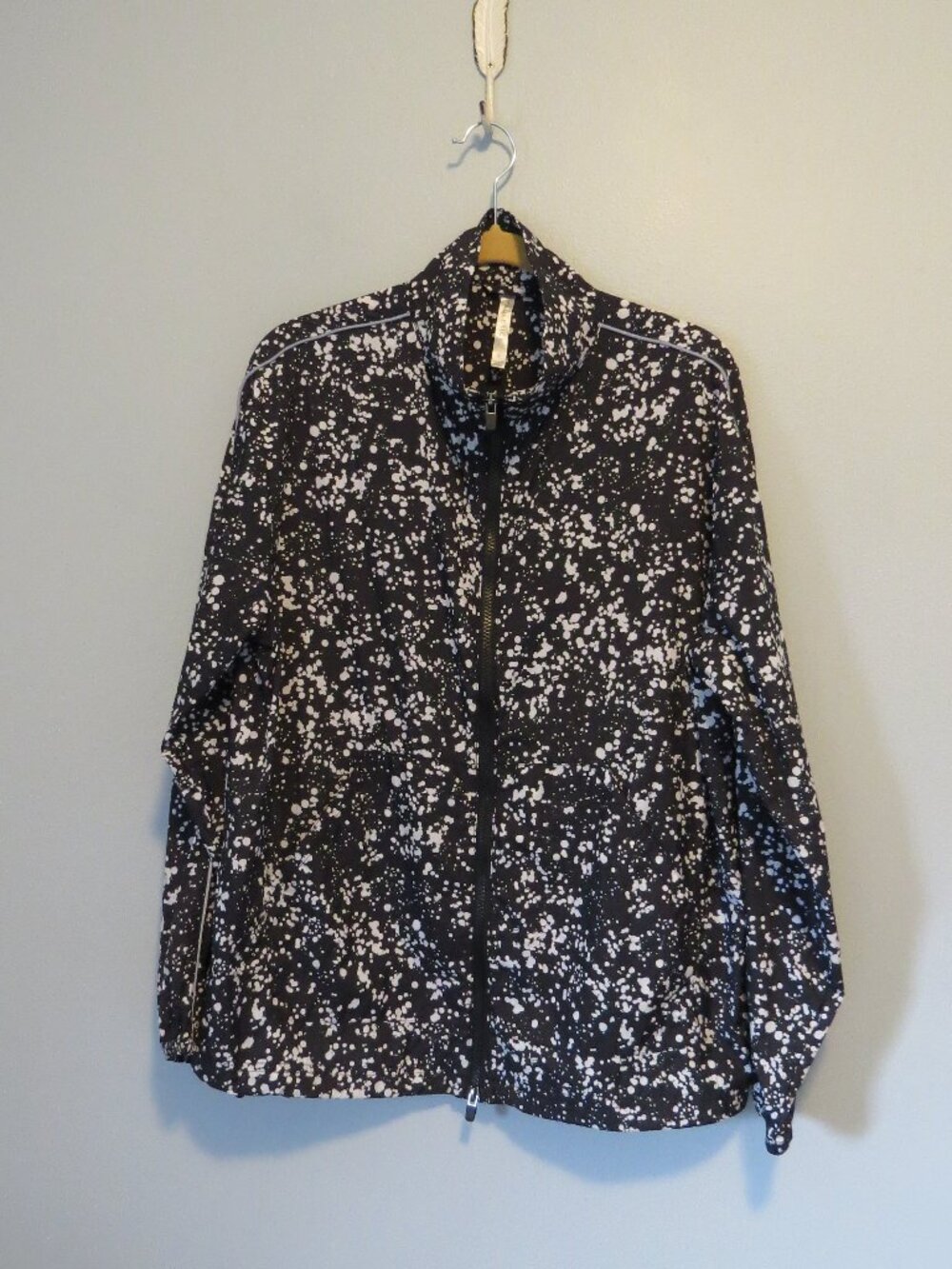 Fabletics Oversized Flyweight Windbreaker Black White Spritz Color Sz S